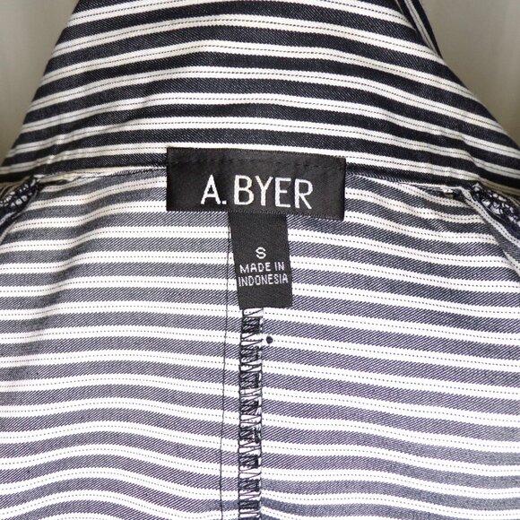 A Byer Blazer Jacket Womens Sz SM Black White Striped Shoulder Pads Faux Pockets - Picture 2 of 10